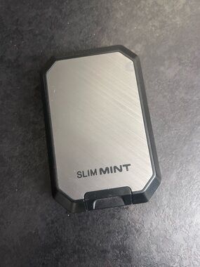 Slim Aluminum Money Clip - Silver/Black